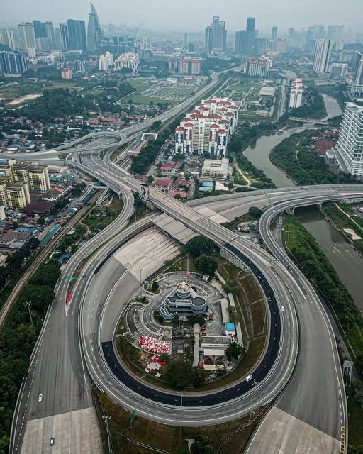 New Pantai Expressway (NPE)