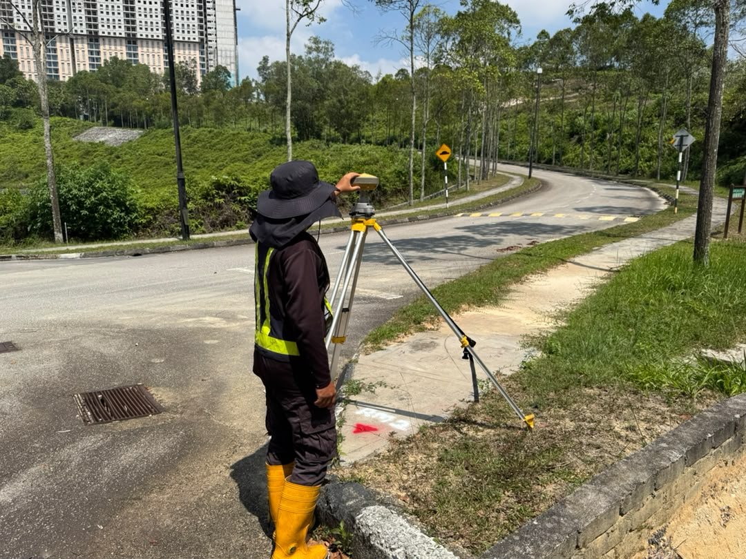 Total station observation along the kerb line