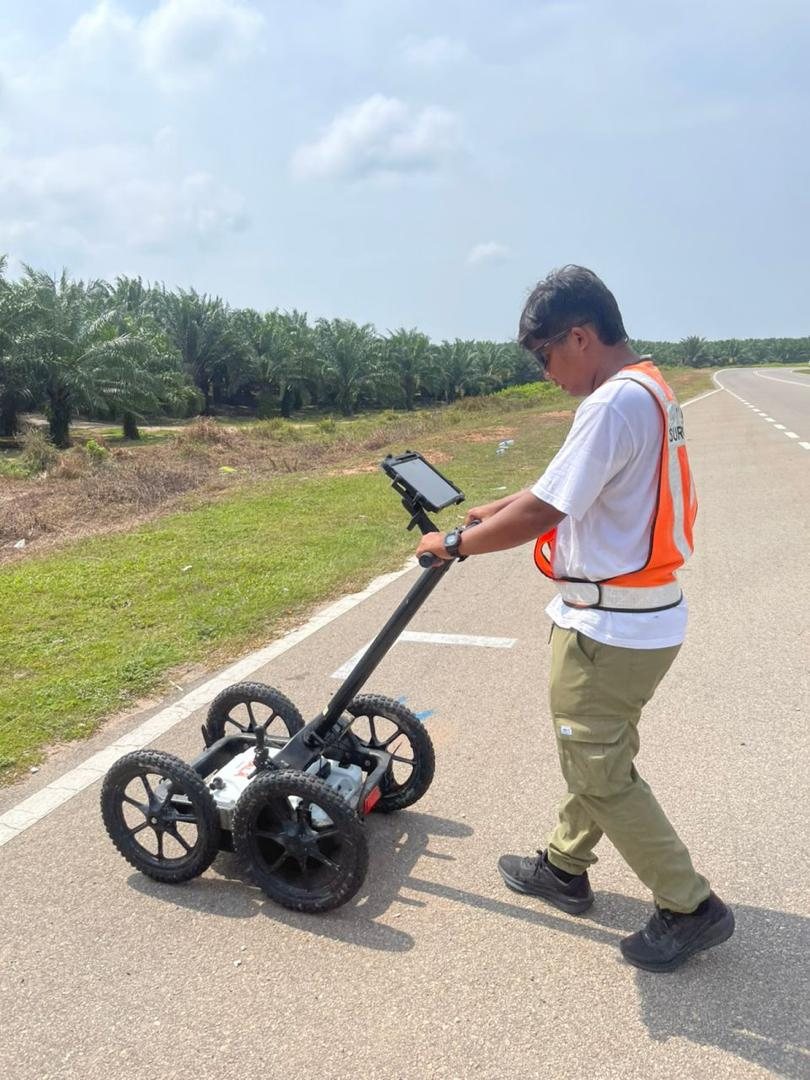 Ground-penetrating radar run along the carriageway